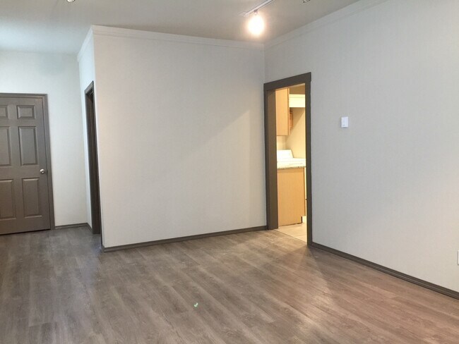 Building Photo - Residence with Large Shop in Ephrata
