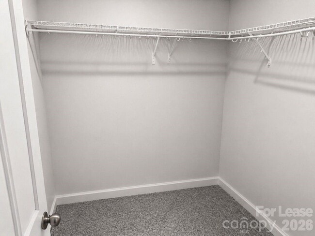 Building Photo - 2019 Red Ash Dr