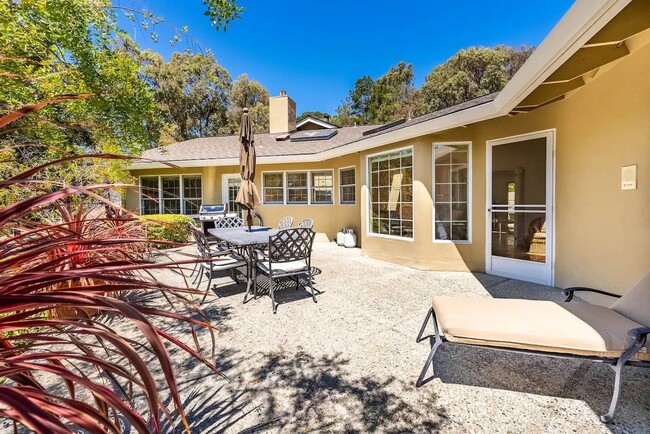 Building Photo - 4 Bed, 3.5 Bath - Spacious Carmel Valley R...