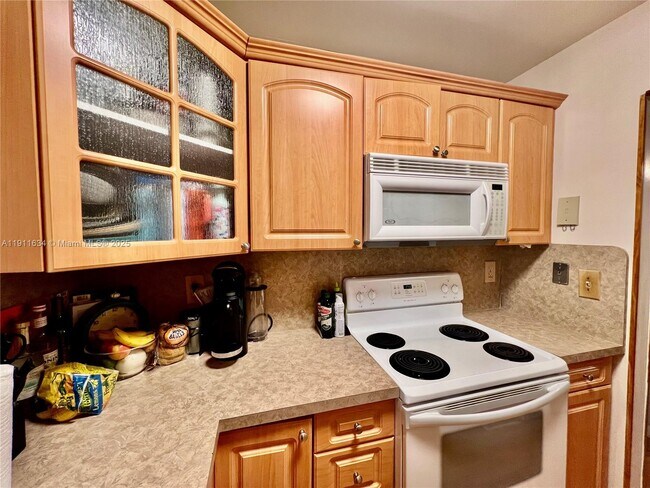 Building Photo - 1021 Mockingbird Ln