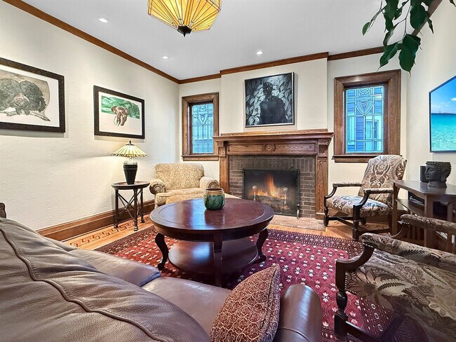 Building Photo - 410 Wellington Ave