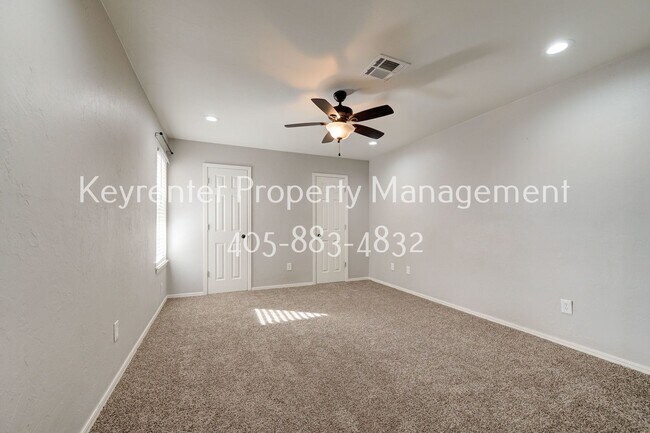 Building Photo - 429 Belmont Dr