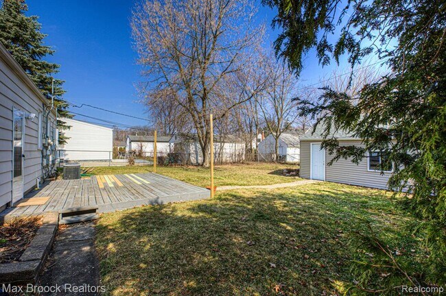 Building Photo - 2618 Phillips Ave