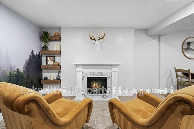 Building Photo - 3870 N Honeysuckle Dr