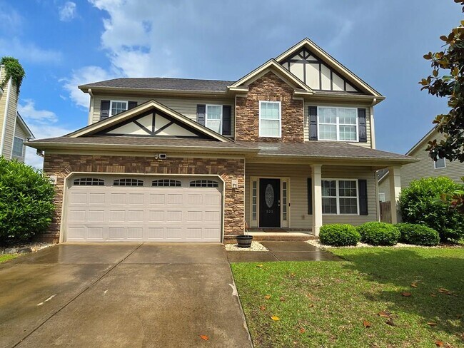 Primary Photo - 525 Batty Way
