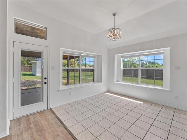Building Photo - 3651 Willow Creek Dr