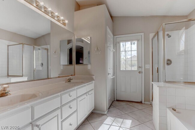 Building Photo - 1460 Dragon Rock Dr