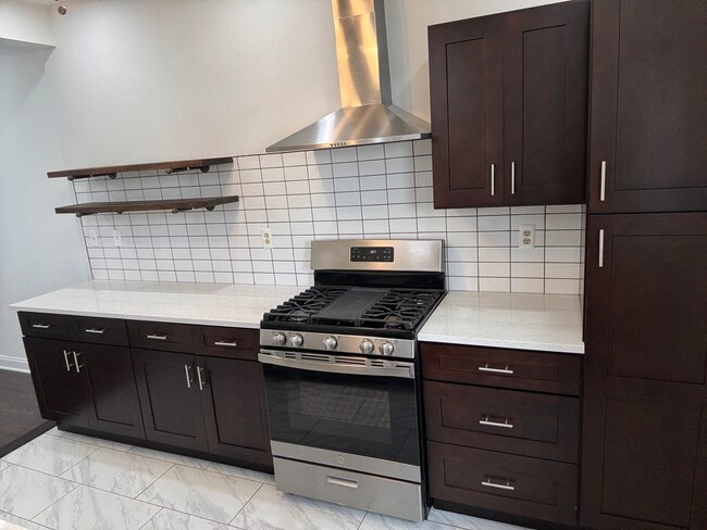 Building Photo - 2313 E Harold St