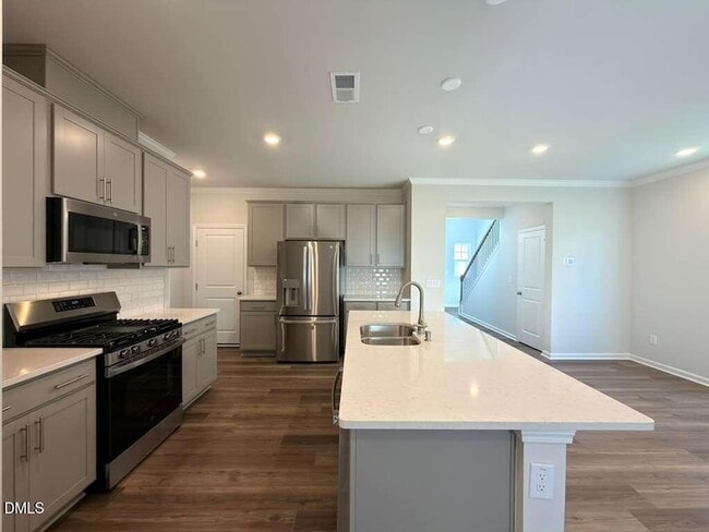 Building Photo - 2008 English Saddle Ln