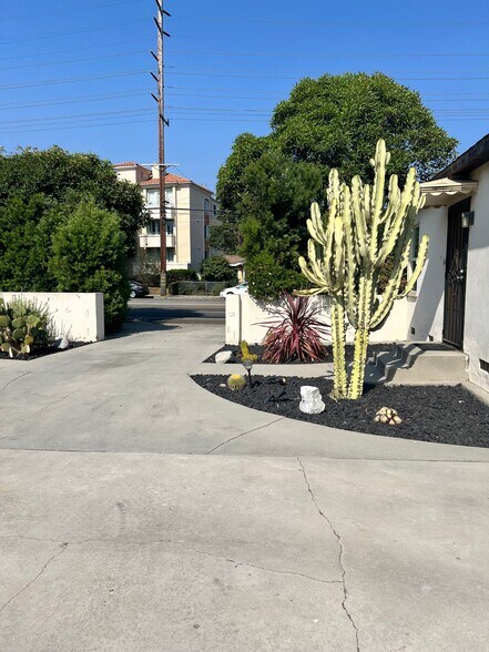 Building Photo - 4237 S Centinela Ave