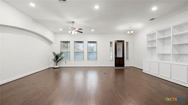 Building Photo - 961 N Academy Ave