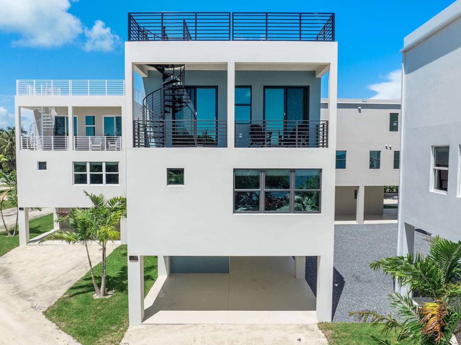 Building Photo - 99 Seaside Ave