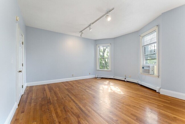 Building Photo - 42-44-44 Woodlawn St
