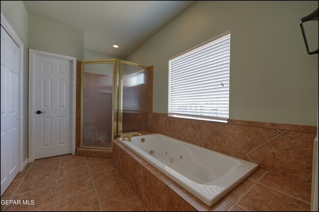 Building Photo - 6300 Franklin Vista Dr