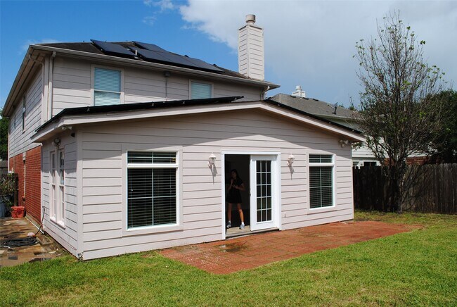 Building Photo - 3910 Starbridge Pointe Ln