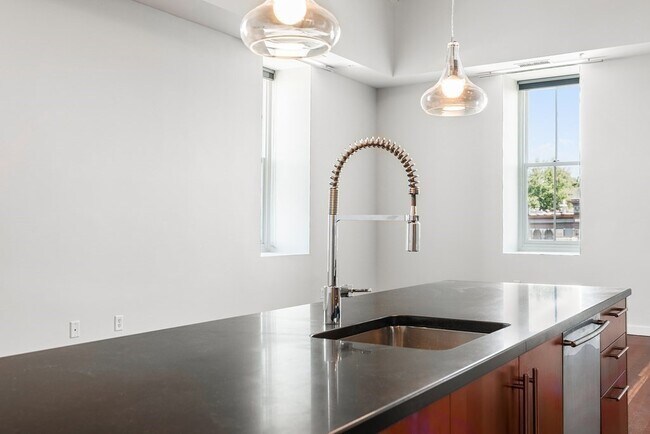 Building Photo - 51 Bow St