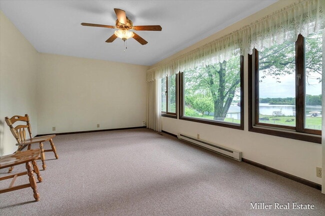 Building Photo - "Charming 3-Bedroom Lakehouse retreat with Spacious 2128 Sq Ft Layout in Hastings, MI!"