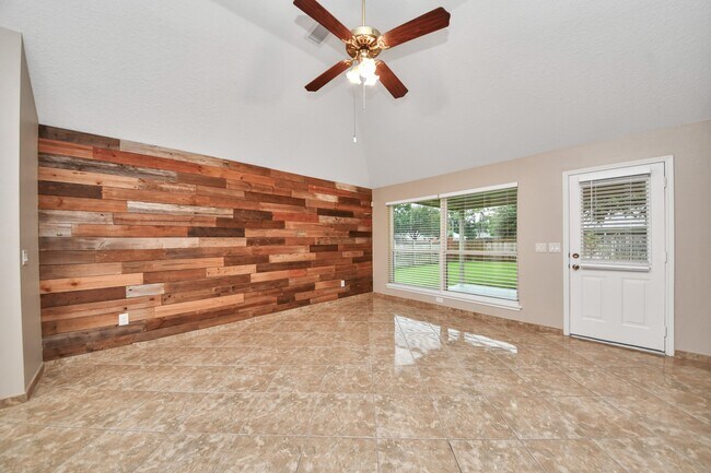 Building Photo - 3003 Silver Spur Dr