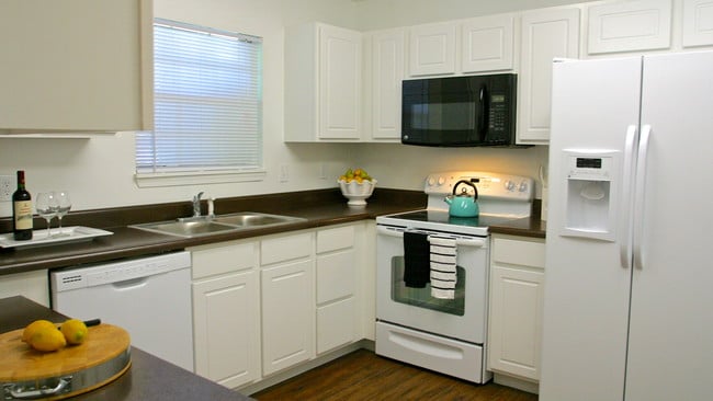 Carlyle Court 951 Carlyle Ln Indianapolis IN 46240 Apartment Finder Carlyle Court 951 Carlyle Ln Indianapolis IN 46240 Apartment Finder