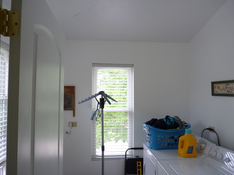 Laundry Room - 1236 S Washington St