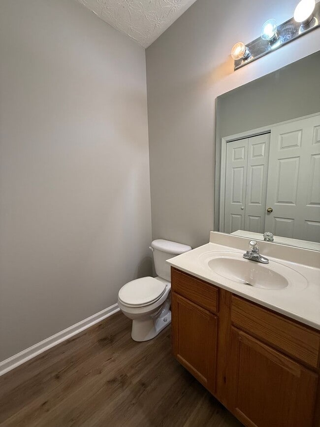 Building Photo - 3 bed/2.5 bath townhome near downtown Dawsonville