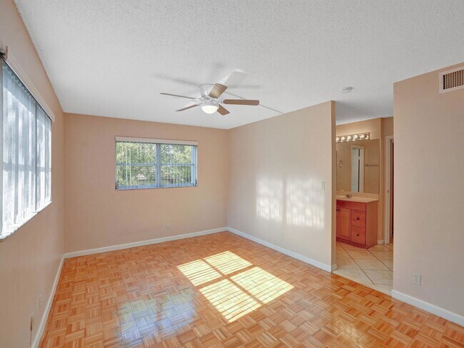 Building Photo - 3000 Riverside Dr
