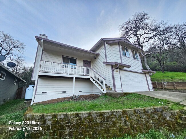 Building Photo - 13019creststreet.is4lease.com