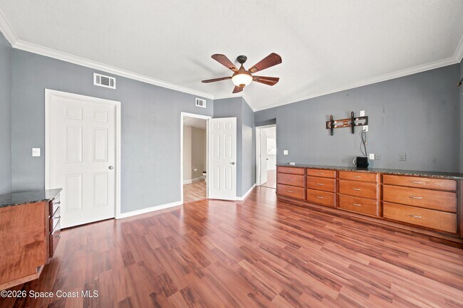 Building Photo - 905 N Harbor City Blvd