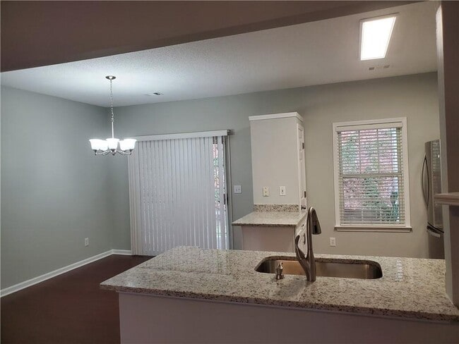 Building Photo - 4133 Howell Park Rd