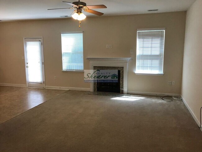 Building Photo - Canterfield in Harrisburg - Great 4 Bed, 2...