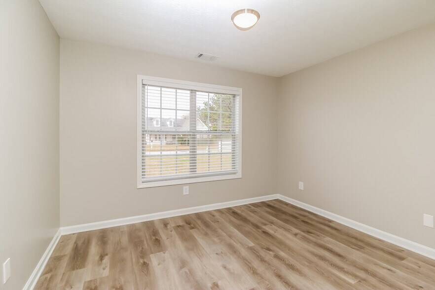 Building Photo - 100 Princeton Ct