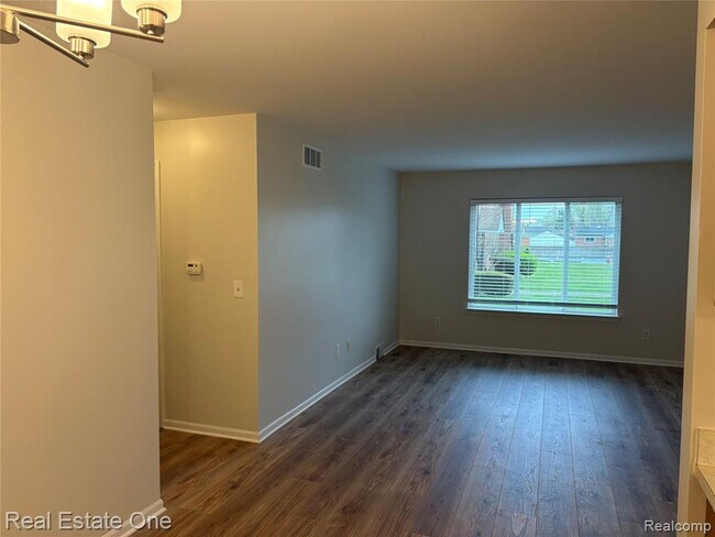 Building Photo - 18574 Masonic