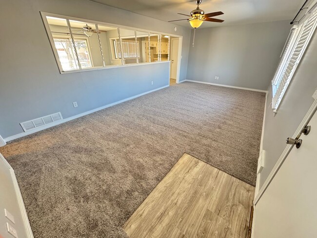 Building Photo - Charming 2-Bedroom Home in Plainview - Rec...