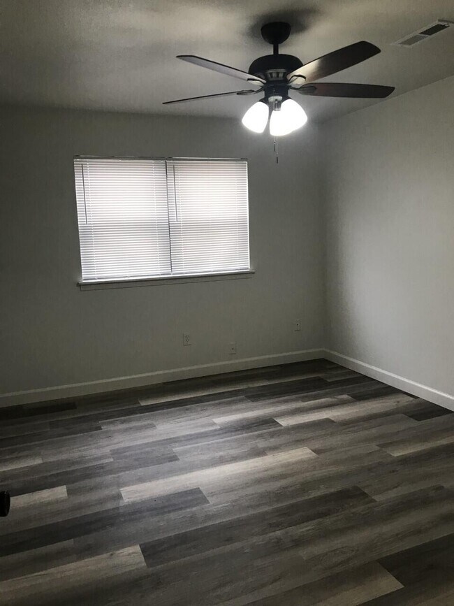 Building Photo - 7 Diego Ct