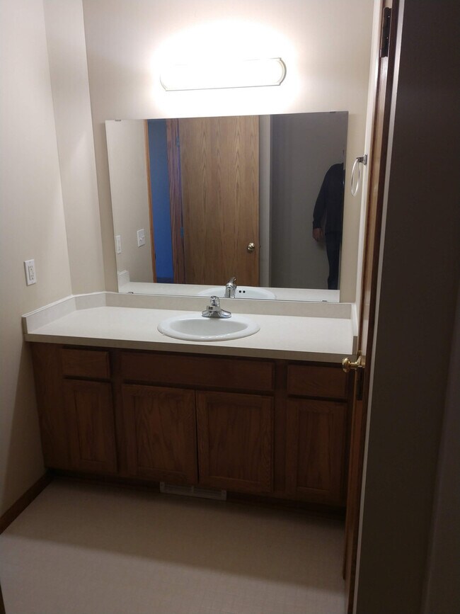 Building Photo - Beauting 2 Bed Town Home for Rent