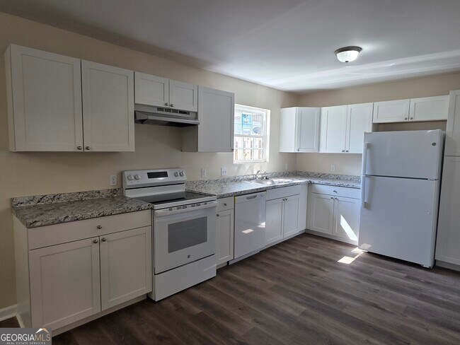 Building Photo - 113 Towne Pk E Dr