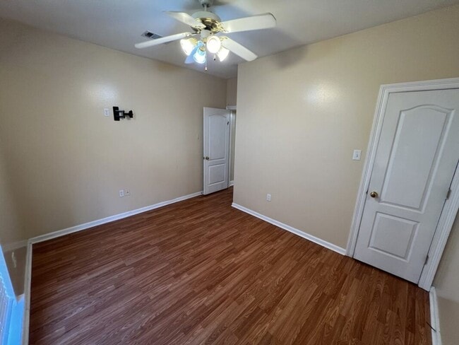 Building Photo - Corner-Lot Comfort in Zachary! — Spacious 3BR Home in Ravenwood Subdivision