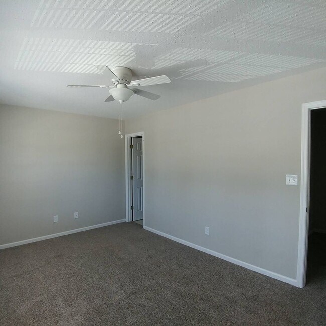 Building Photo - Townhome in Swansboro with 2 Master Suites + Community Pool. Showings Available!