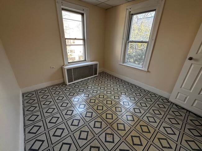 Building Photo - 28 Lincoln St