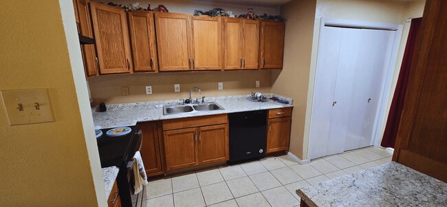 Building Photo - 1522 Butterfield Dr