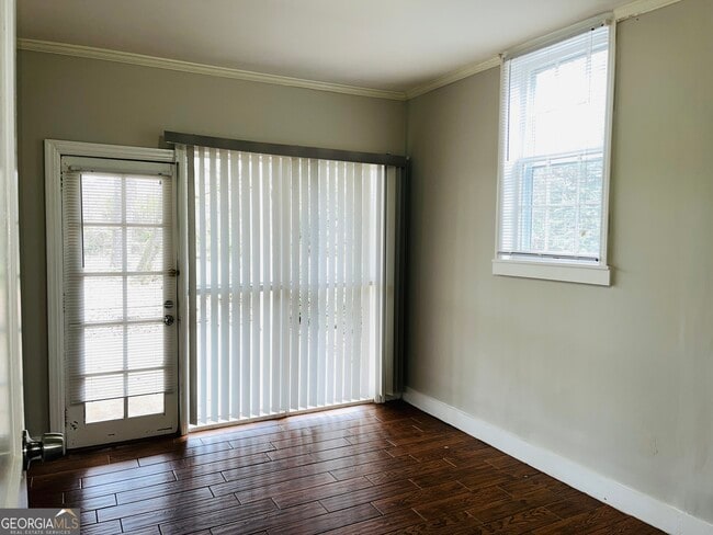 Building Photo - 613 N Greenwood St