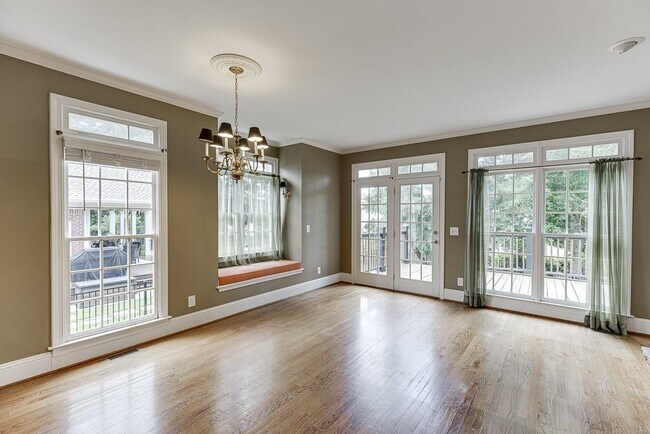 Building Photo - 2885 Towne Village Dr NW