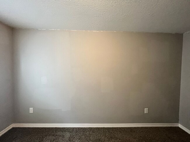 Building Photo - "Beautiful 4 Bedroom House For Rent" - Not furnished