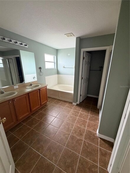 Building Photo - 31037 Baclan Dr