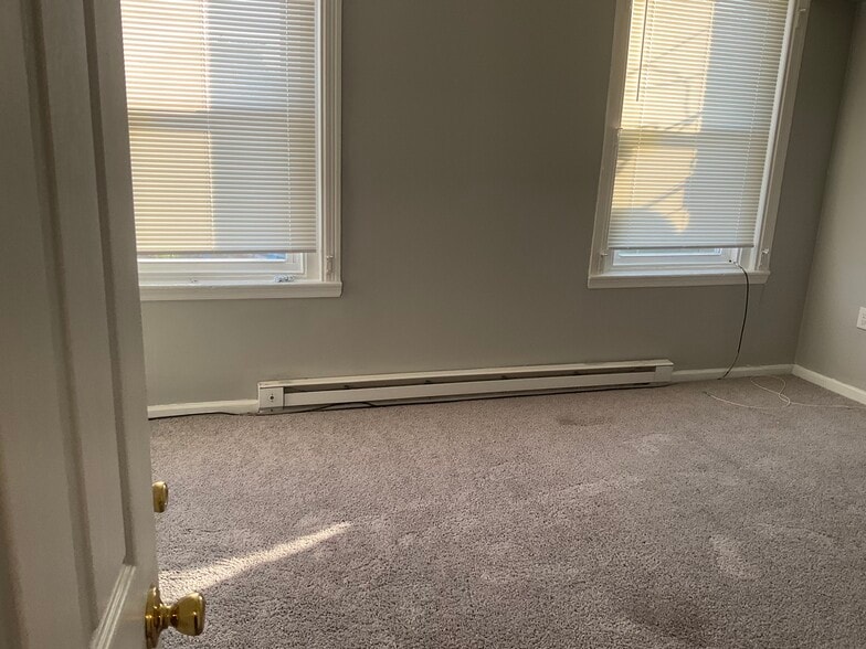 Building Photo - 4287 Mantua Ave