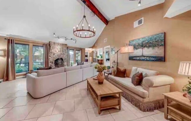 Building Photo - 2526 Creekway Cir