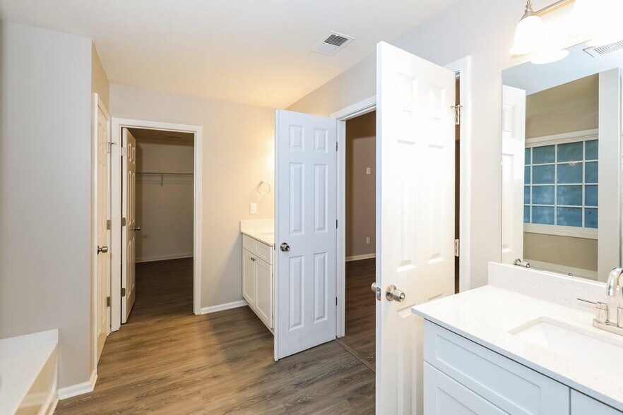 Building Photo - 908 Maple Leaf Dr