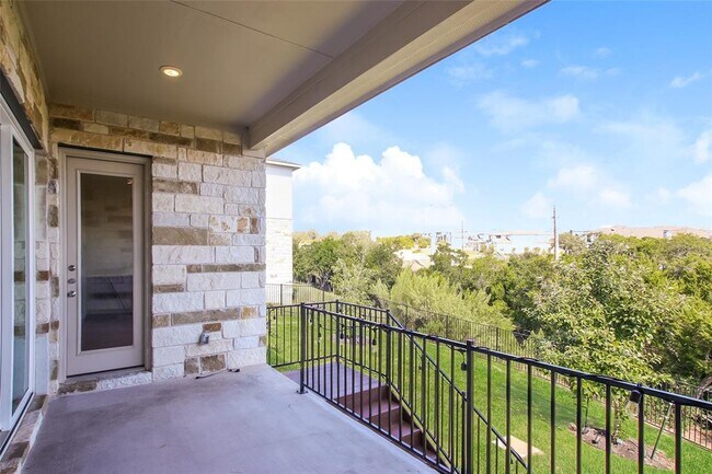 Building Photo - 607 Gunison Dr