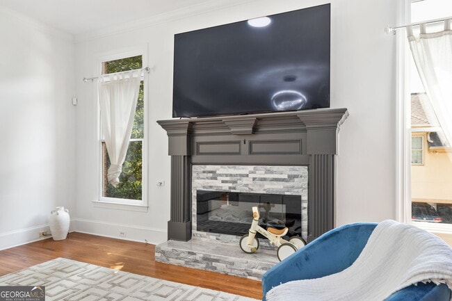 Building Photo - 5170 Deerlake Dr