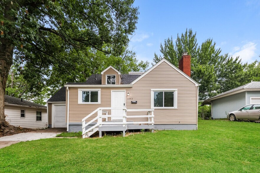 Building Photo - 1543 Vancouver Dr